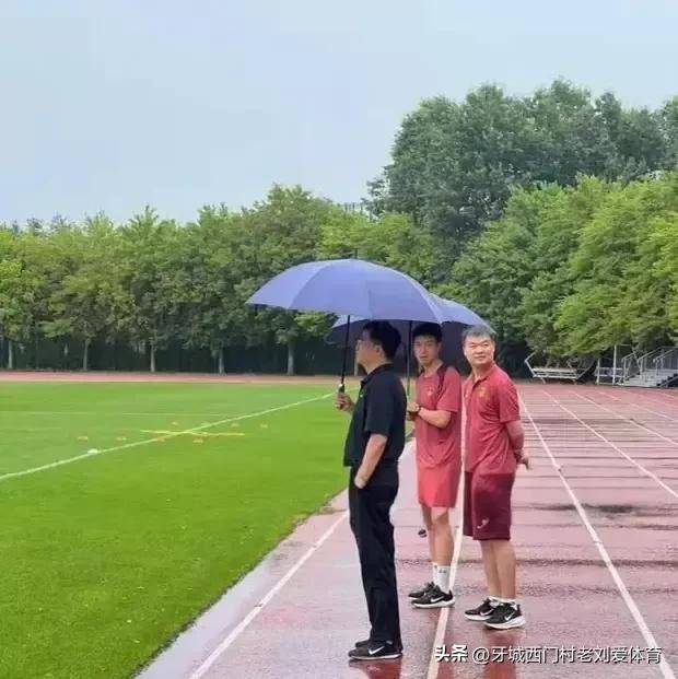奥索里奥成, 两人也常常, 他的执教生