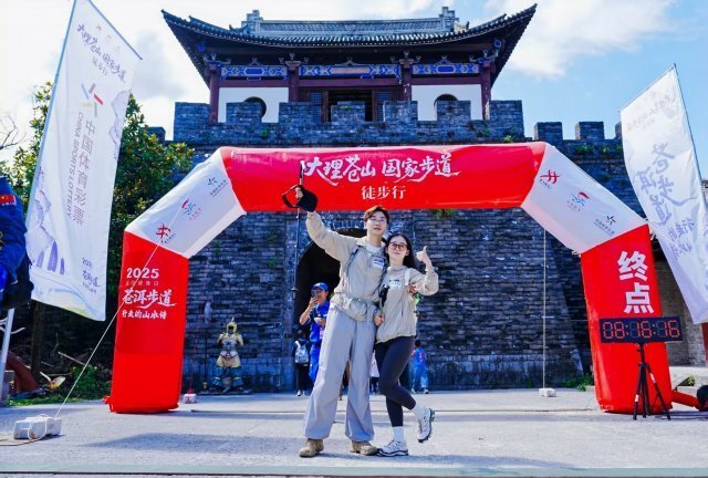 亲子家庭, 勃开展, 办三届户外