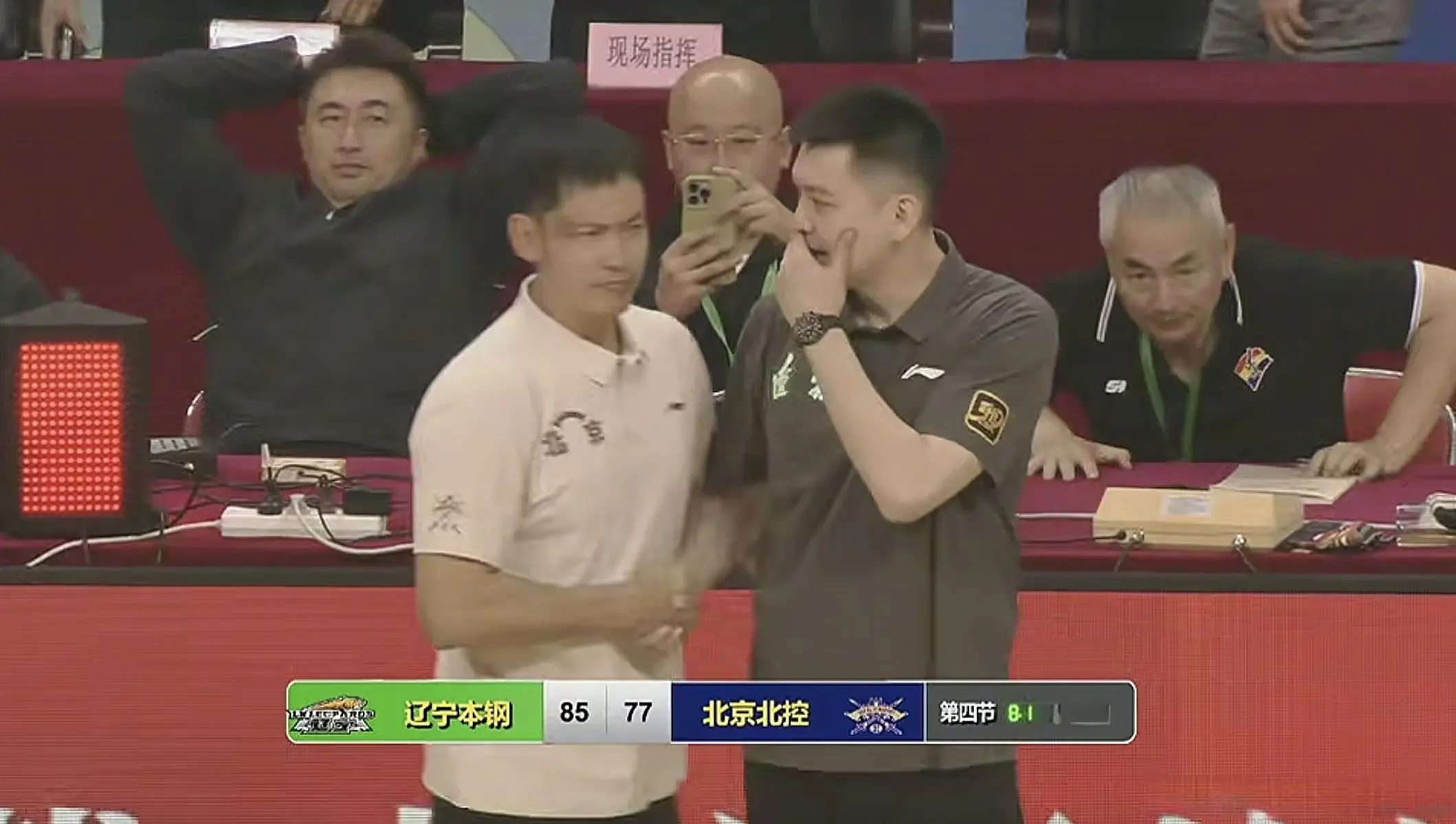 上场时间不, 梓捷和杜伯