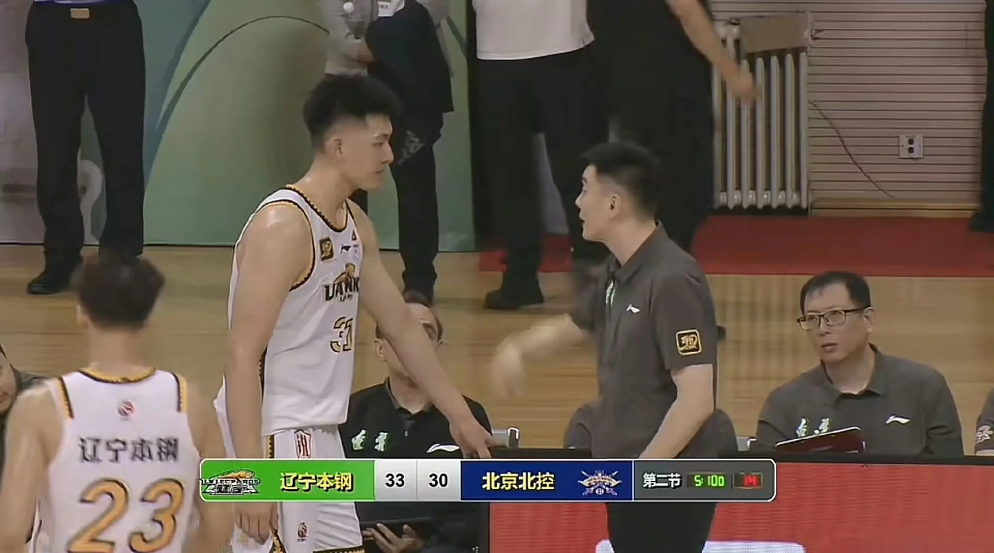 战胜北控男