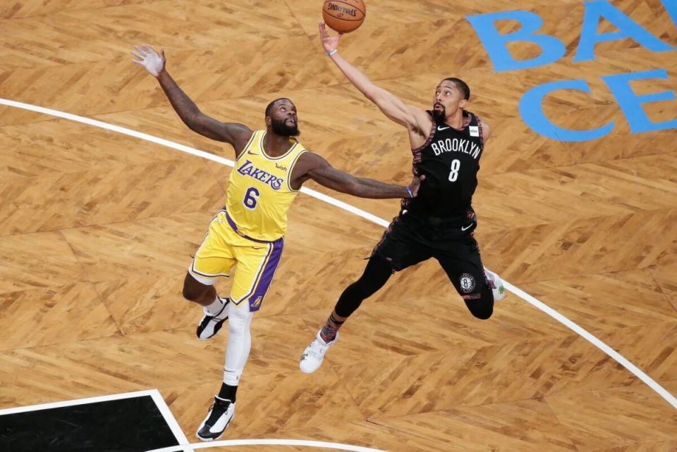 万美元, 率赛季报销